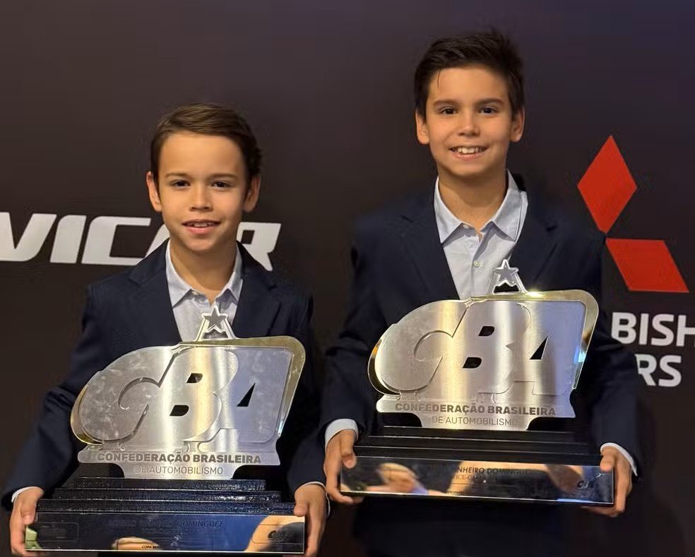 Irmãos Dominguez recebem premiação da Confederação Brasileira de Automobilismo